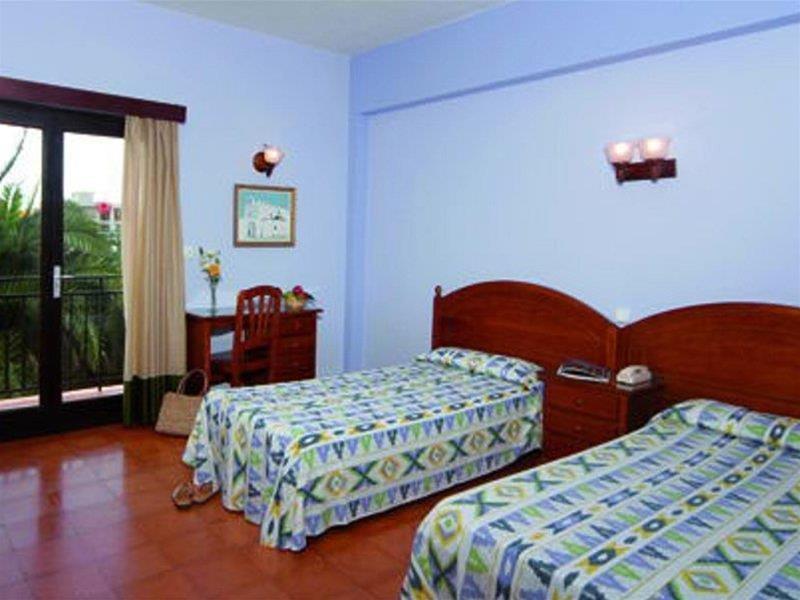 Sant Antoni de Portmany Azuline Hotel Galfi (Adults Only) מראה חיצוני תמונה