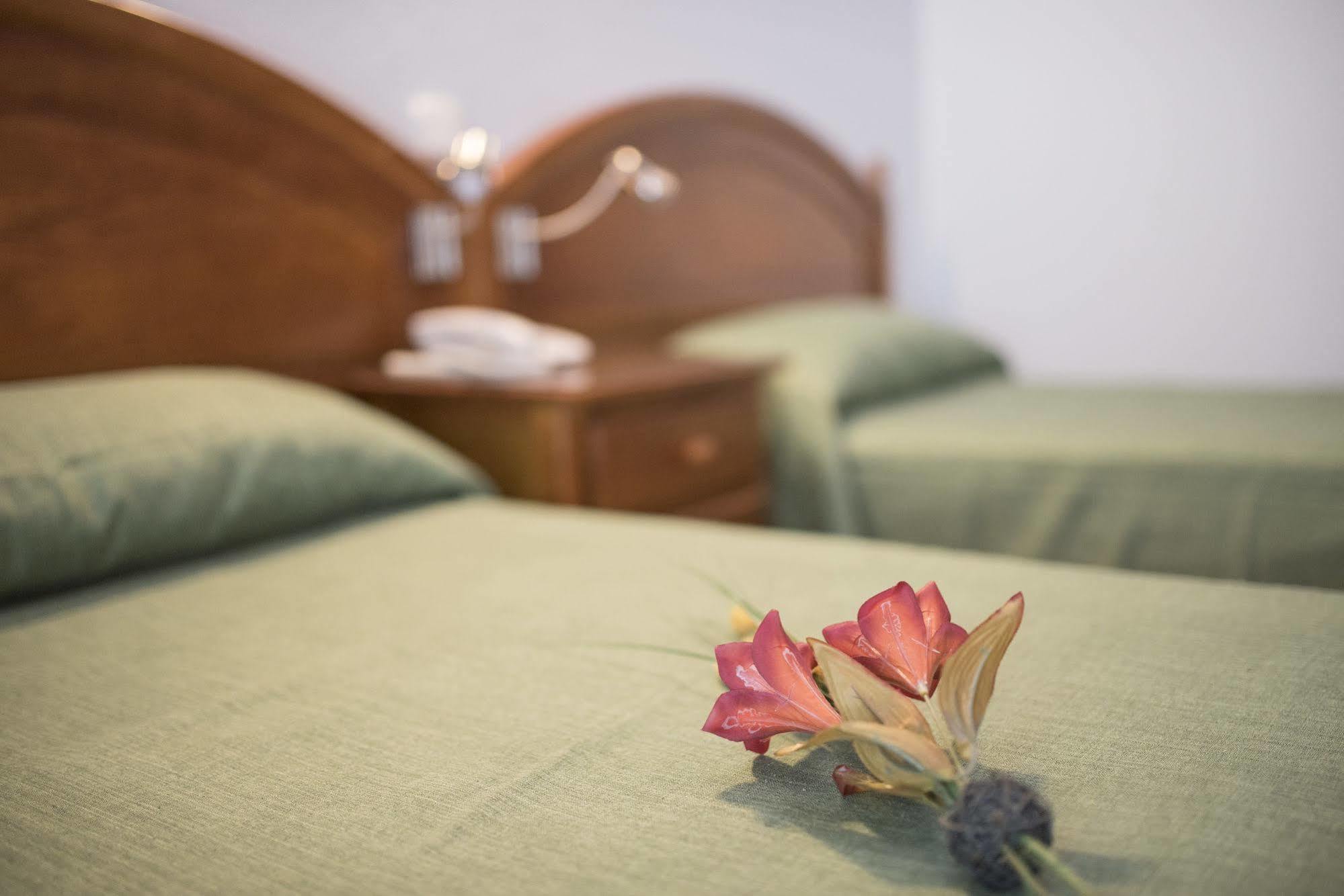 Sant Antoni de Portmany Azuline Hotel Galfi (Adults Only) מראה חיצוני תמונה