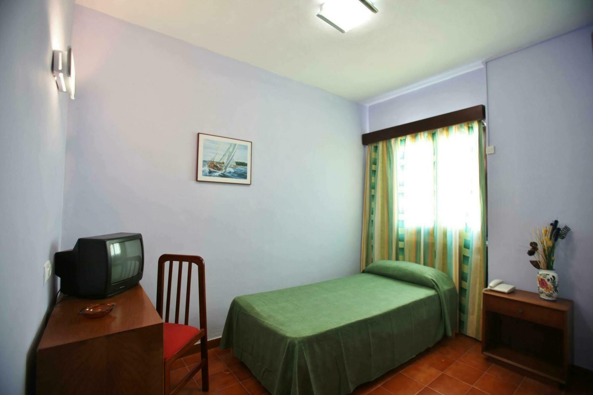 Sant Antoni de Portmany Azuline Hotel Galfi (Adults Only) מראה חיצוני תמונה